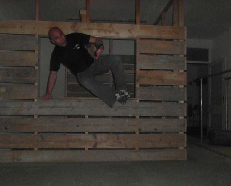 Ontsnapping door raam in je zelfverdediging